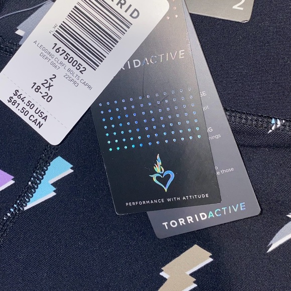 Torrid Bolt Active Capri - Picture 3 of 3